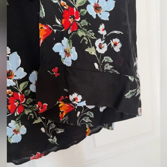 Banana Republic Floral Blouse - Picture 6 of 6